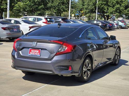 Polished Metal Metallic 2018 Honda Civic EX-T