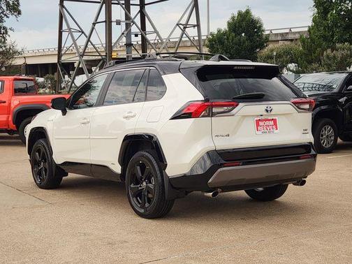 Blizzard Pearl/Midnight Black Metallic 2021 Toyota RAV4 Hybrid SE