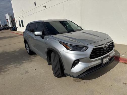 2023 Toyota Highlander LE