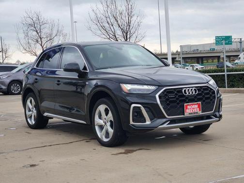 2023 Audi Q5 45 S line Prestige