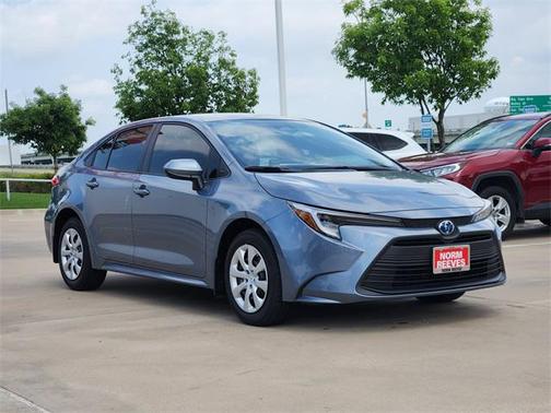 2025 Toyota Corolla Hybrid LE