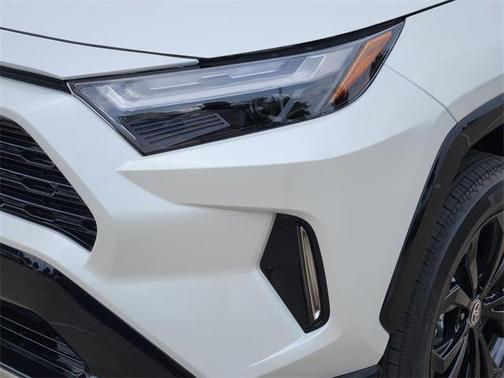 2025 Toyota RAV4 Hybrid SE