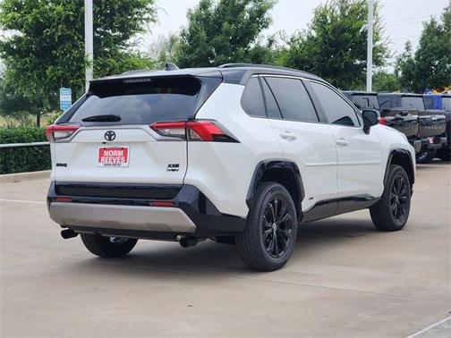2025 Toyota RAV4 Hybrid SE