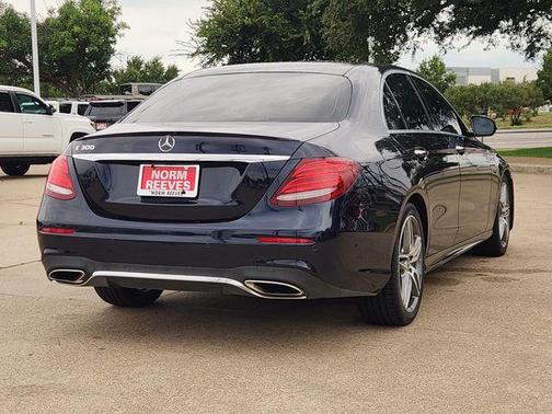 Cavansite Blue Metallic 2018 Mercedes-Benz E-Class E 300