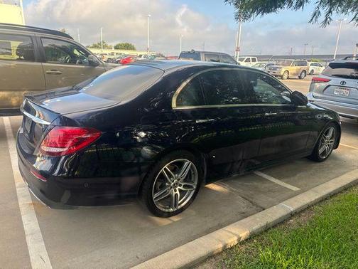 Cavansite Blue Metallic 2018 Mercedes-Benz E-Class E 300