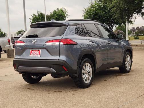 Celestite 2024 Toyota Corolla Cross LE