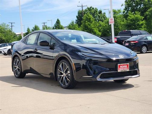 2025 Toyota Prius XLE