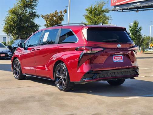 2022 Toyota Sienna XSE 7 Passenger