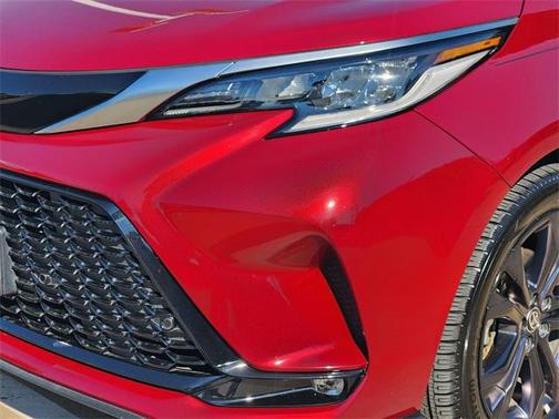 2022 Toyota Sienna XSE 7 Passenger