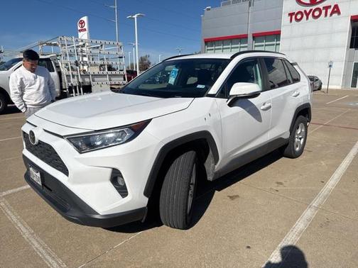 2021 Toyota RAV4 XLE