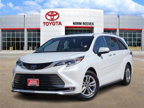 2023 Toyota Sienna Platinum 7 Passenger