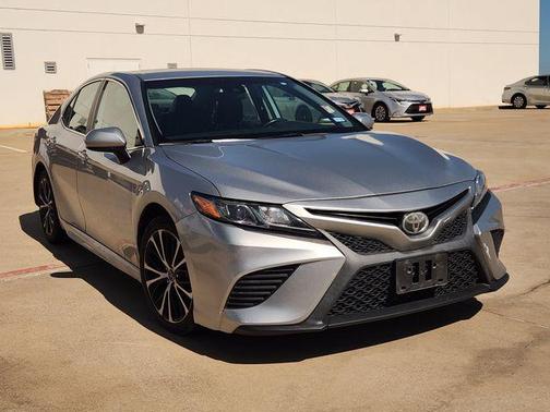 Celestial Silver Metallic 2020 Toyota Camry SE