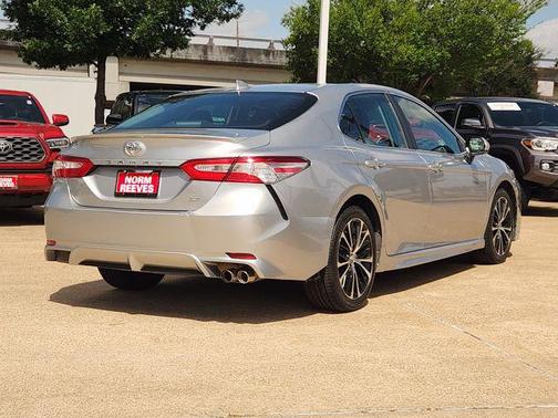 Celestial Silver Metallic 2020 Toyota Camry SE