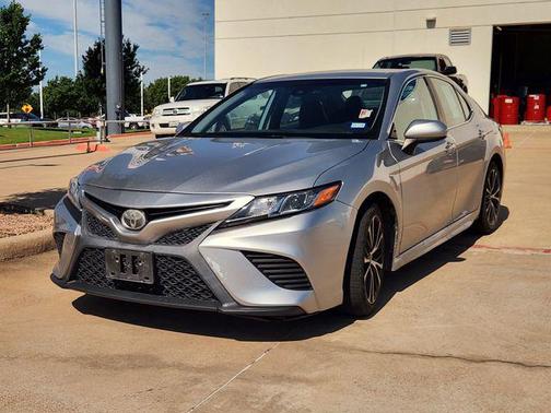 Celestial Silver Metallic 2020 Toyota Camry SE