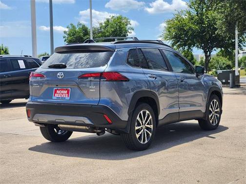 2025 Toyota Corolla Cross XLE