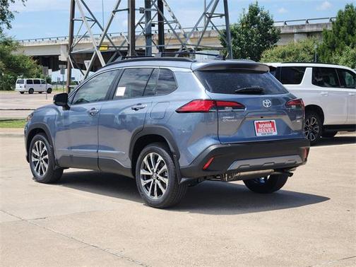 2025 Toyota Corolla Cross XLE