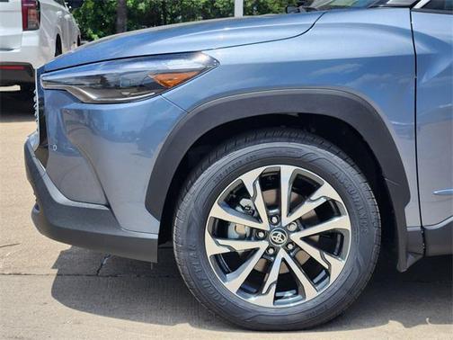 2025 Toyota Corolla Cross XLE