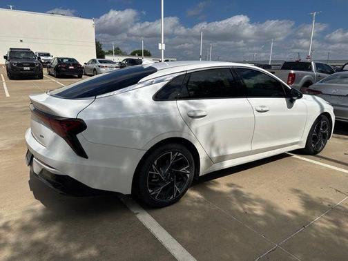 Snow White Pearl 2025 Kia K5 GT-Line