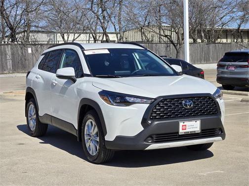 2024 Toyota Corolla Cross LE