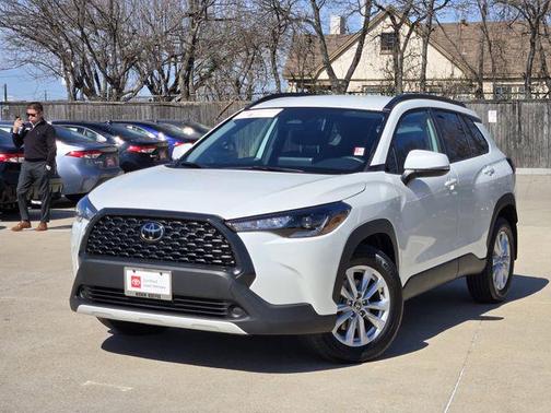 2024 Toyota Corolla Cross LE