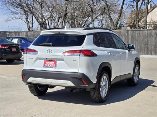 2024 Toyota Corolla Cross LE