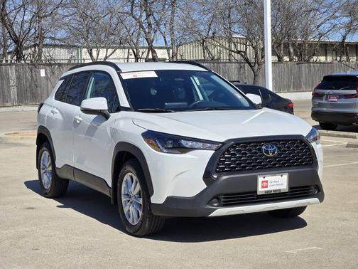 2024 Toyota Corolla Cross LE