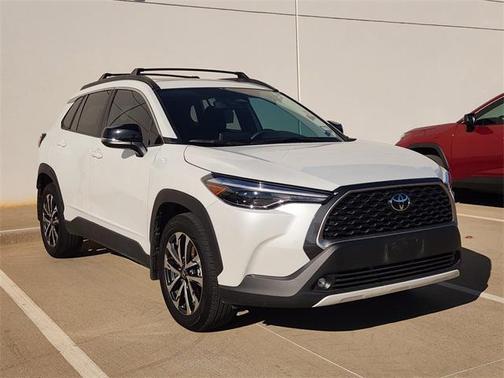 2025 Toyota Corolla Cross XLE