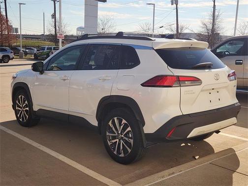 2025 Toyota Corolla Cross XLE