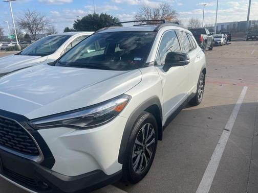 2025 Toyota Corolla Cross XLE