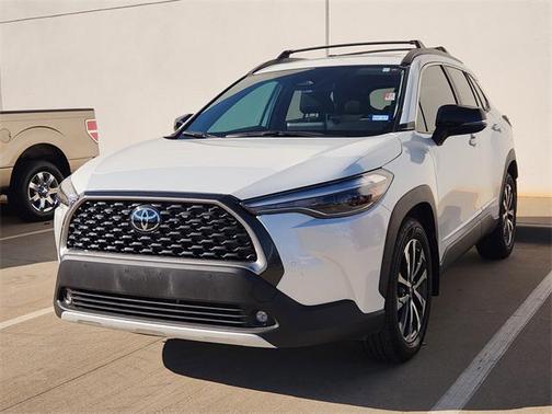 2025 Toyota Corolla Cross XLE