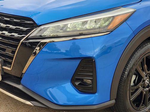 Electric Blue Metallic 2023 Nissan Kicks SR