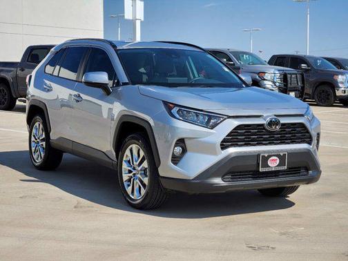 2020 Toyota RAV4 XLE Premium