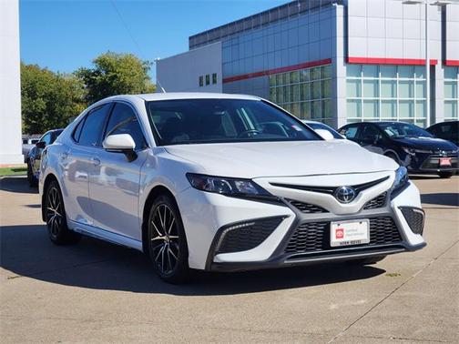 Ice Cap 2023 Toyota Camry SE