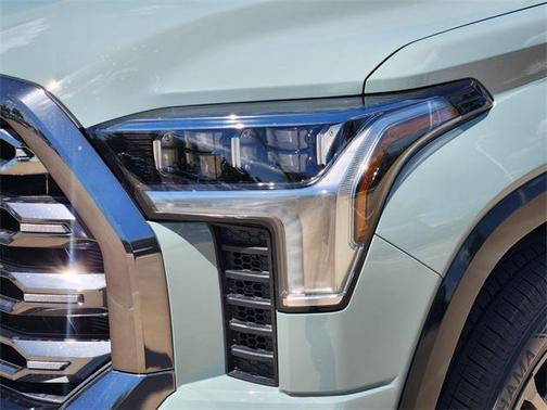 2025 Toyota Tundra Hybrid Platinum
