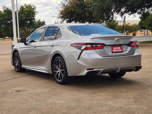 Celestial Silver Metallic 2023 Toyota Camry SE
