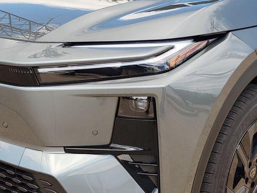 Overcast 2026 Toyota C-HR SE