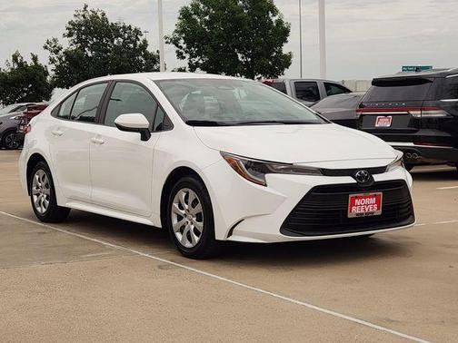 Ice Cap 2024 Toyota Corolla LE