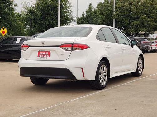 Ice Cap 2024 Toyota Corolla LE