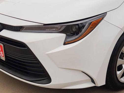 Ice Cap 2024 Toyota Corolla LE