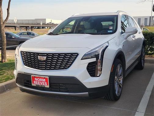 2022 Cadillac XT4 Premium Luxury