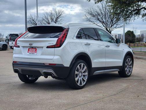 2022 Cadillac XT4 Premium Luxury