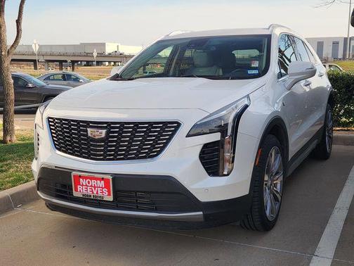2022 Cadillac XT4 Premium Luxury
