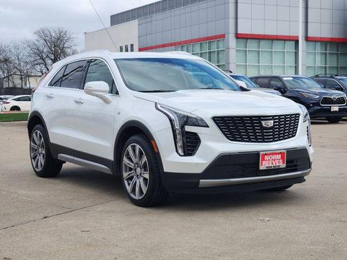 2022 Cadillac XT4 Premium Luxury
