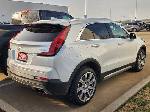 2022 Cadillac XT4 Premium Luxury