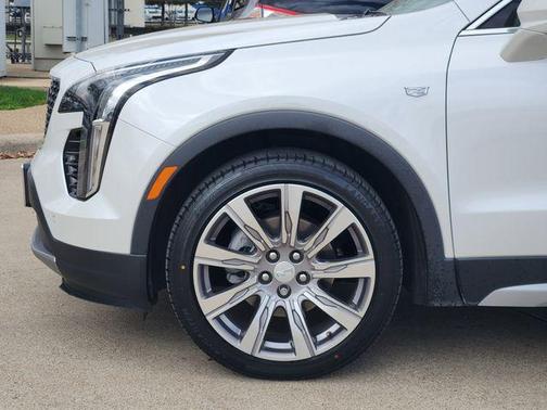 2022 Cadillac XT4 Premium Luxury