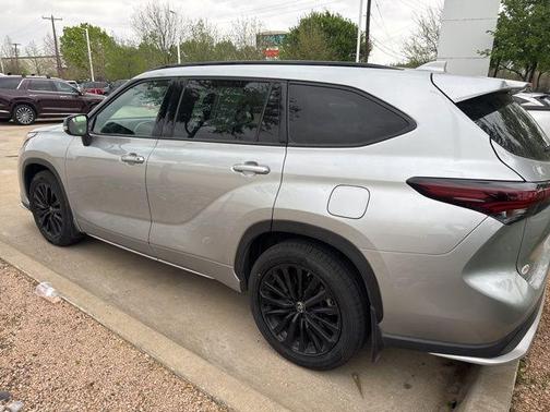Celestial Silver Metallic 2024 Toyota Highlander XSE
