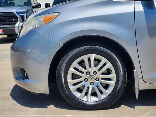 2014 Toyota Sienna XLE