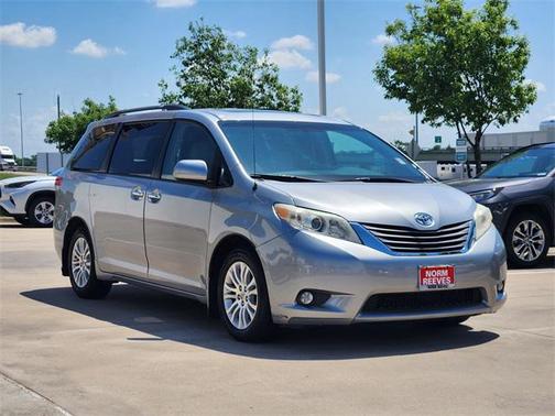 2014 Toyota Sienna XLE