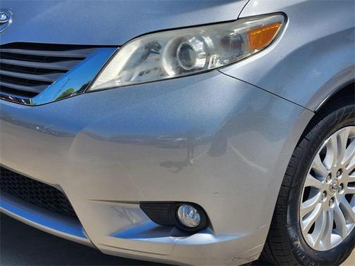 2014 Toyota Sienna XLE