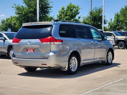 2014 Toyota Sienna XLE